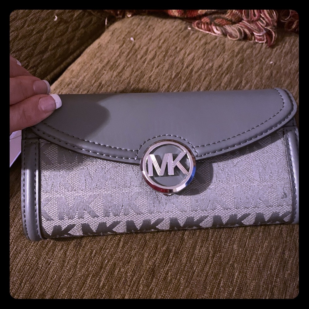 COPY - NWT Michael Kros wallet